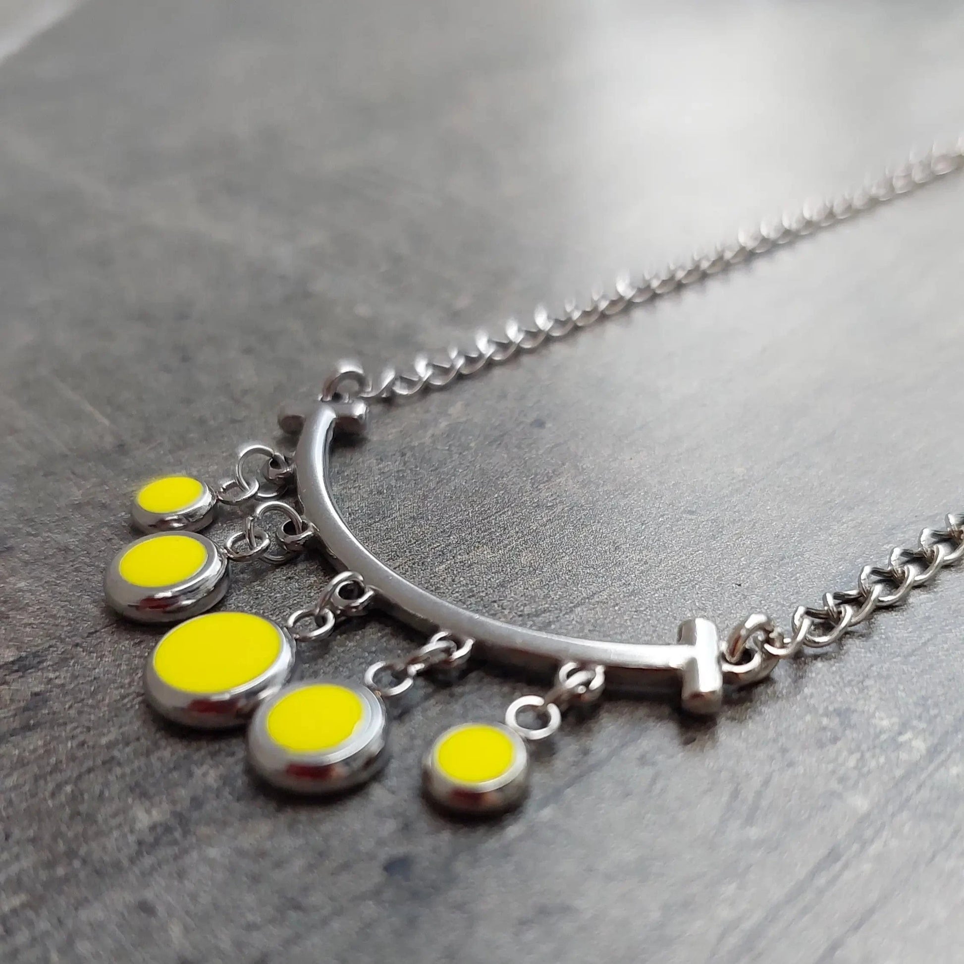 Ogrlica sa žutim privescima - Selesta